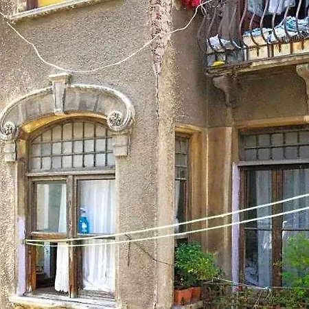 Beans House 3*